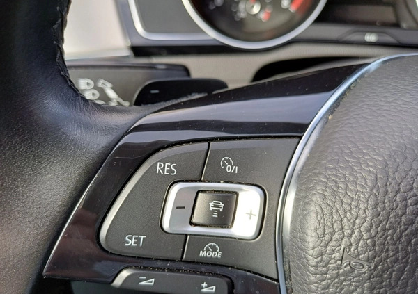 Volkswagen Passat cena 79900 przebieg: 102858, rok produkcji 2017 z Wolbórz małe 466